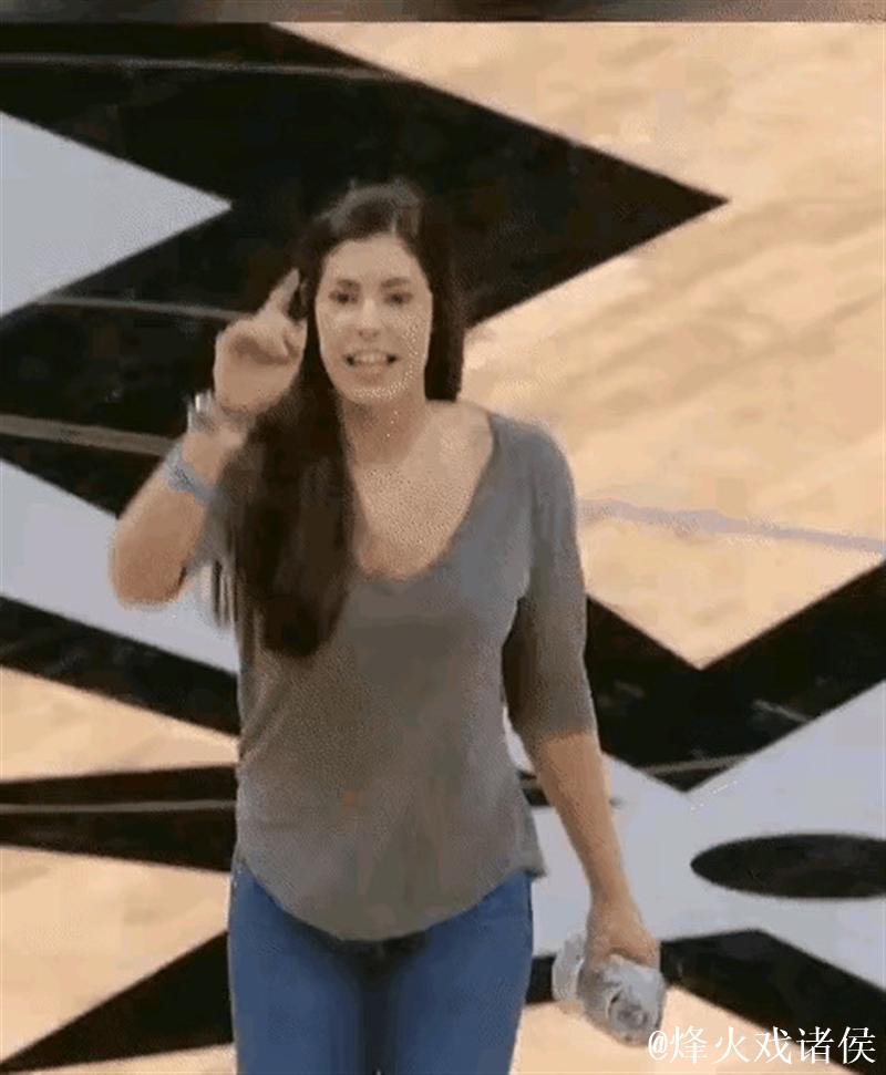 没有对比就没有伤害!拉塞尔前女友扔毛巾vs王哲林扔毛巾 没有对比就没有伤害!拉塞尔前女友扔毛巾vs王哲林扔毛巾