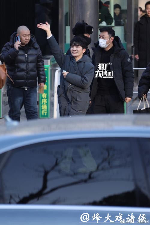 央视马年春晚首次联排：周深、沙溢、秦海璐、李昀锐等现身