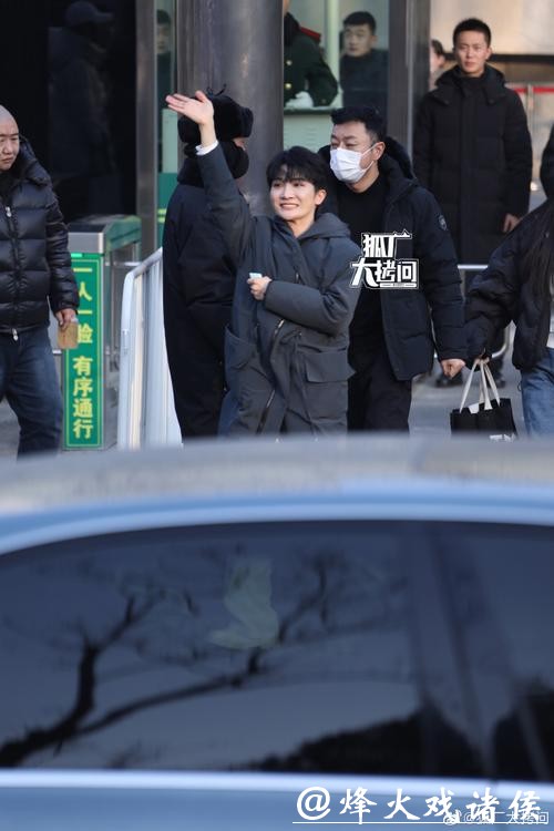 央视马年春晚首次联排：周深、沙溢、秦海璐、李昀锐等现身