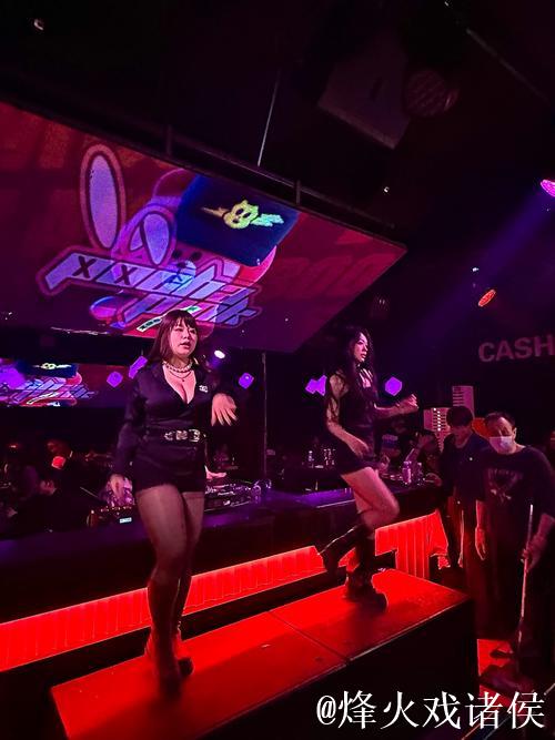 下一站,去哪家更衣室领舞呢? 下一站,去哪家更衣室领舞呢?