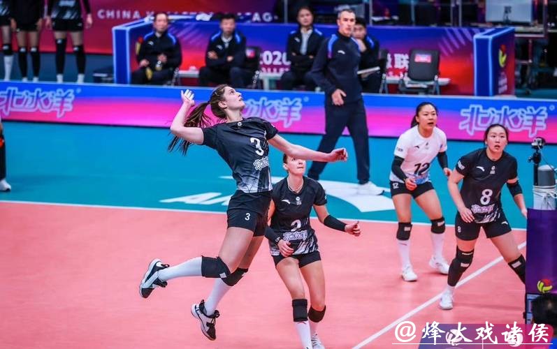 女排超级联赛：北京女排3:2险胜辽宁女排